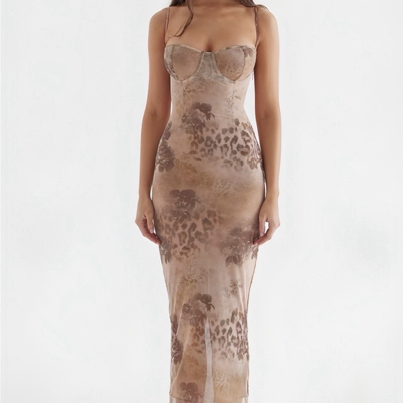 Elegant Floral Mesh Dress - Picture 2 of 4